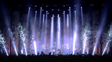 Don't Gimme That (Live)