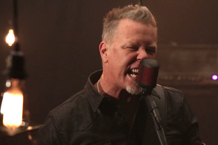 Moth Into Flame (Song Besprechung)