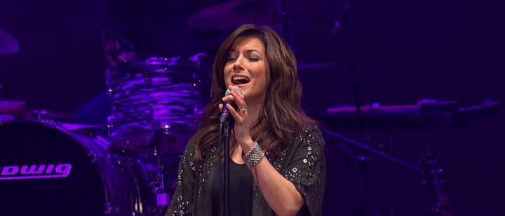 Martina McBride mit "When I Stop Dreaming" (aus "The Life & Songs Of Emmylou Harris: An All-Star Concert Celebration")