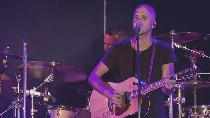 Howling At The Moon (Live)