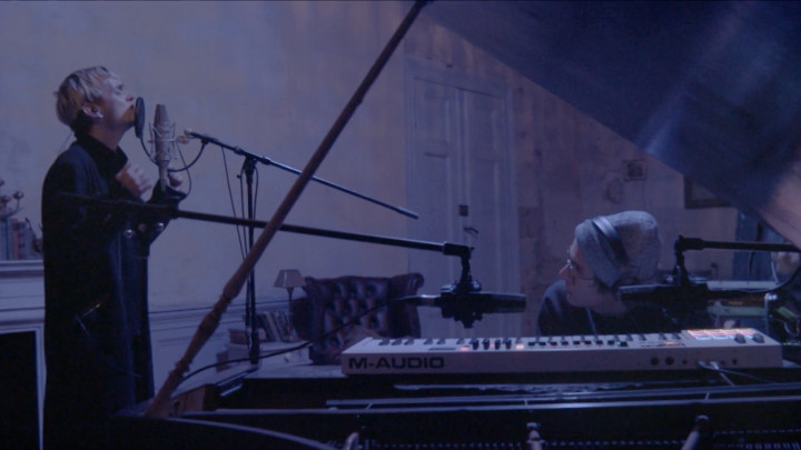 Suburbia feat. Erik Rapp (Castle Version)