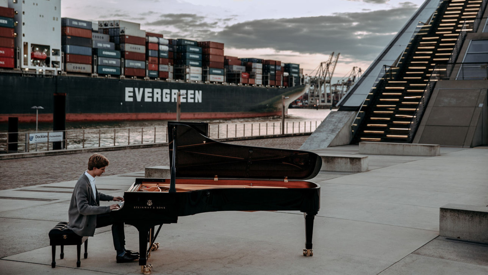 Chopin En Miniatur - Jan Lisiecki Zelebriert Kompositionen Für Klavier ...