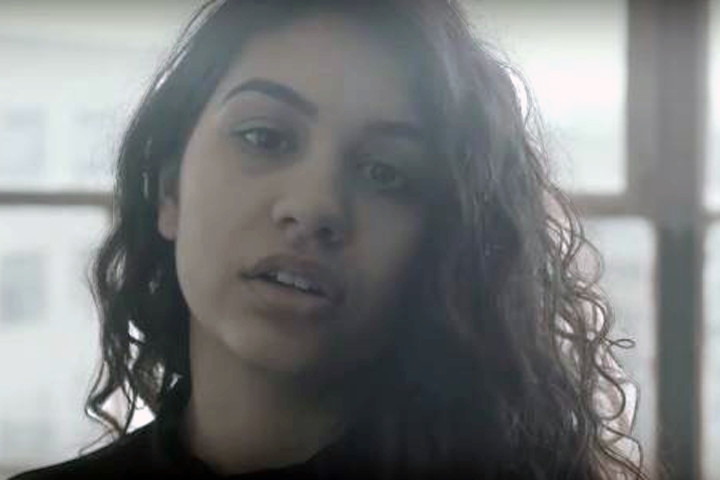 Alessia Cara Scars To Your Beautiful Text Deutsch Alessia Cara | Video | Scars To Your Beautiful (Deutsche Version)