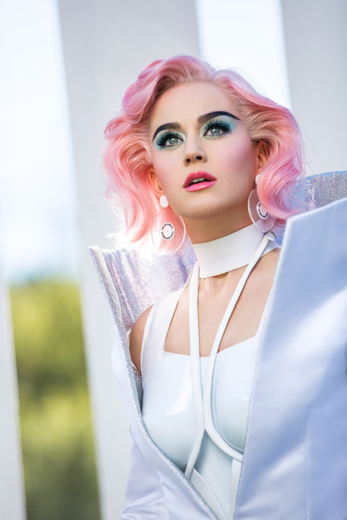 Katy Perry - Chained To The Rhythm