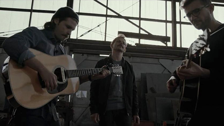 Dust (Akustik Version)