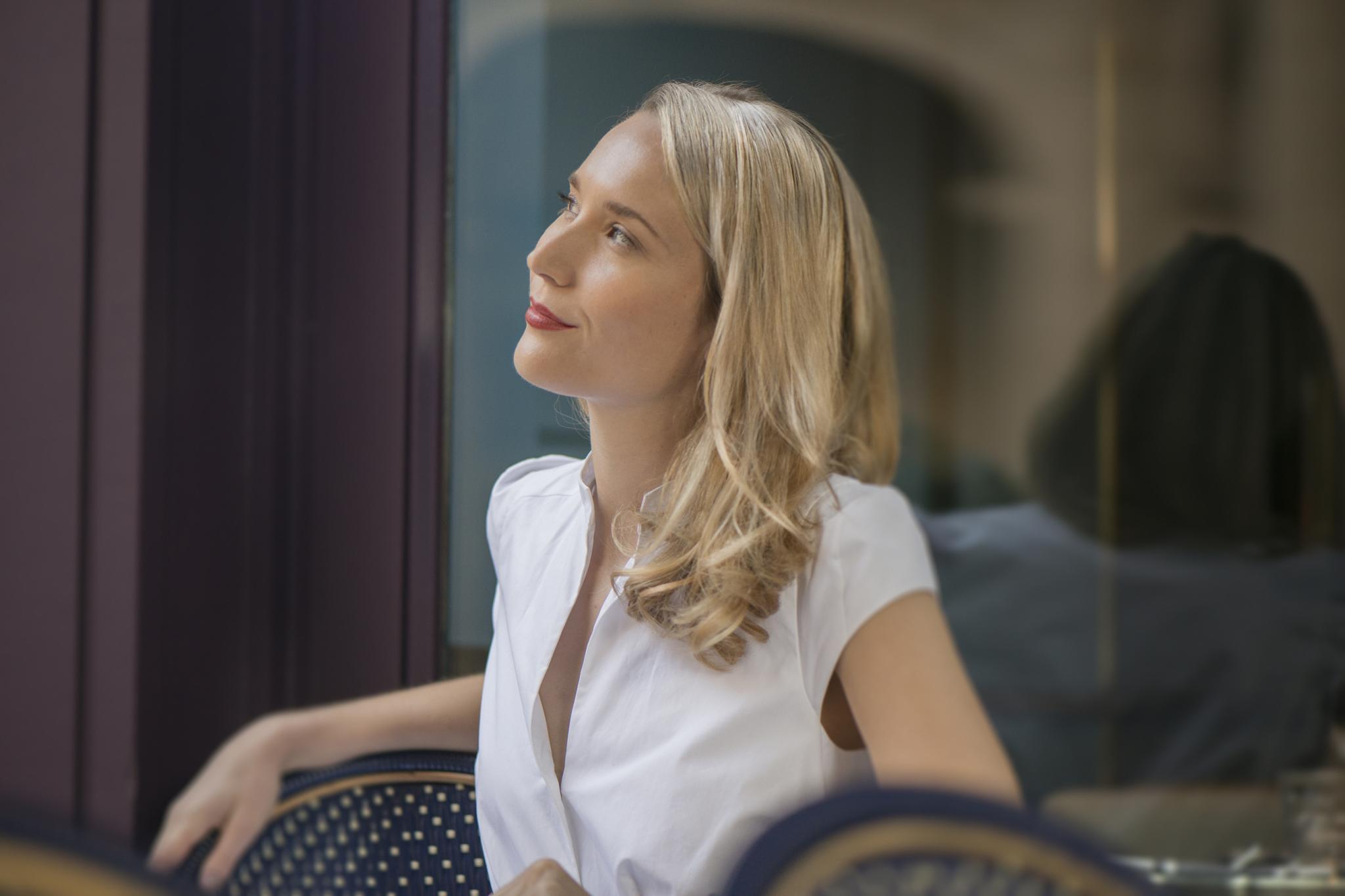 Unplugged in Hamburg - Sarah McKenzie solo