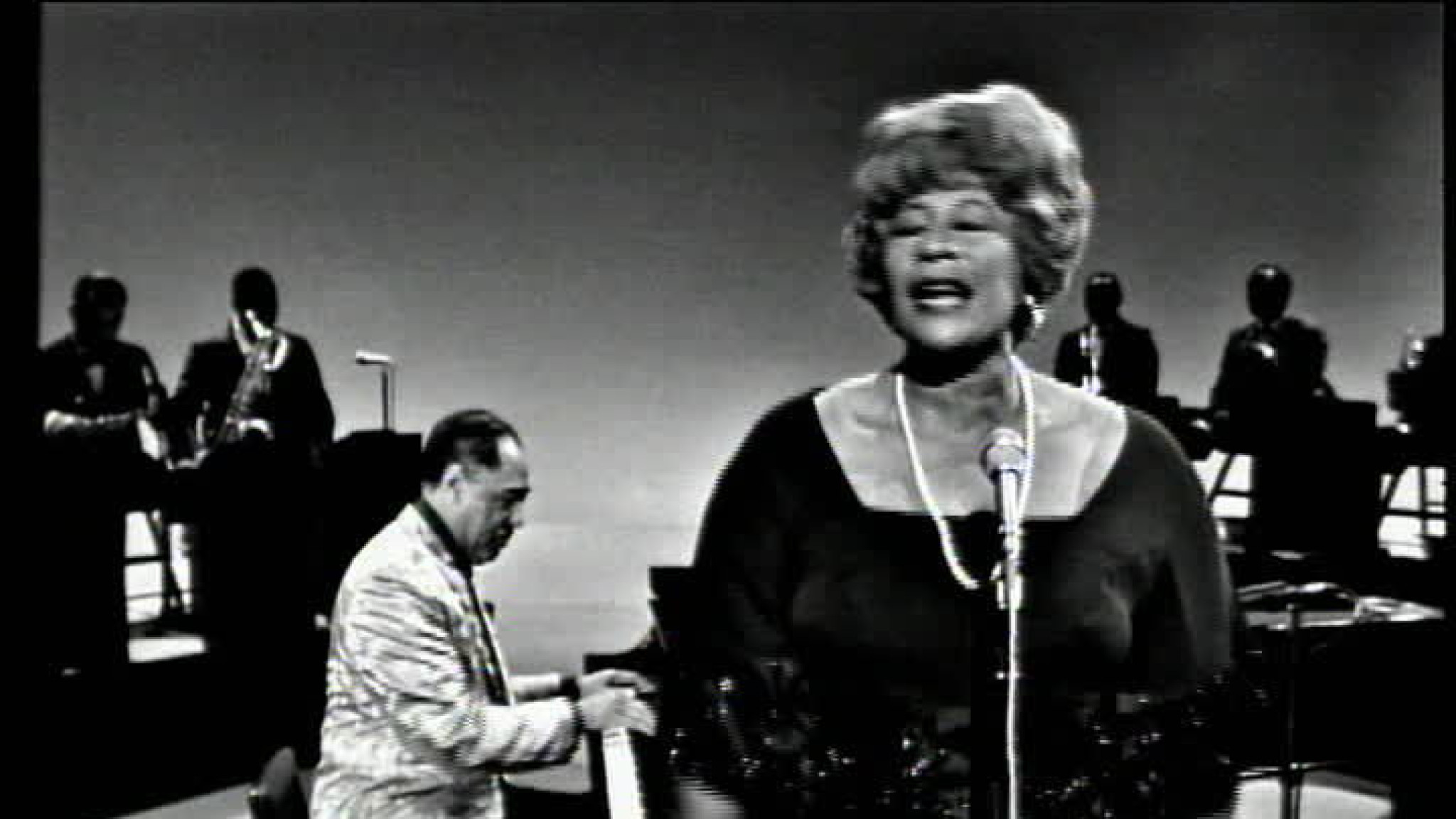 Duke Ellington und Ella Fitzgerald "It Don't Mean A Thing (If It Ain't Got That Swing)" (Ed Sullivan TV-Show, USA 1965)