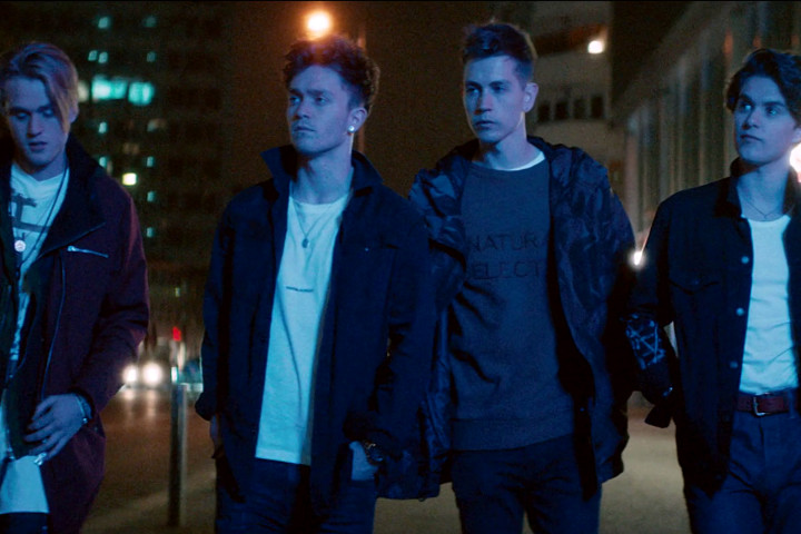 Middle Of The Night feat. Martin Jensen