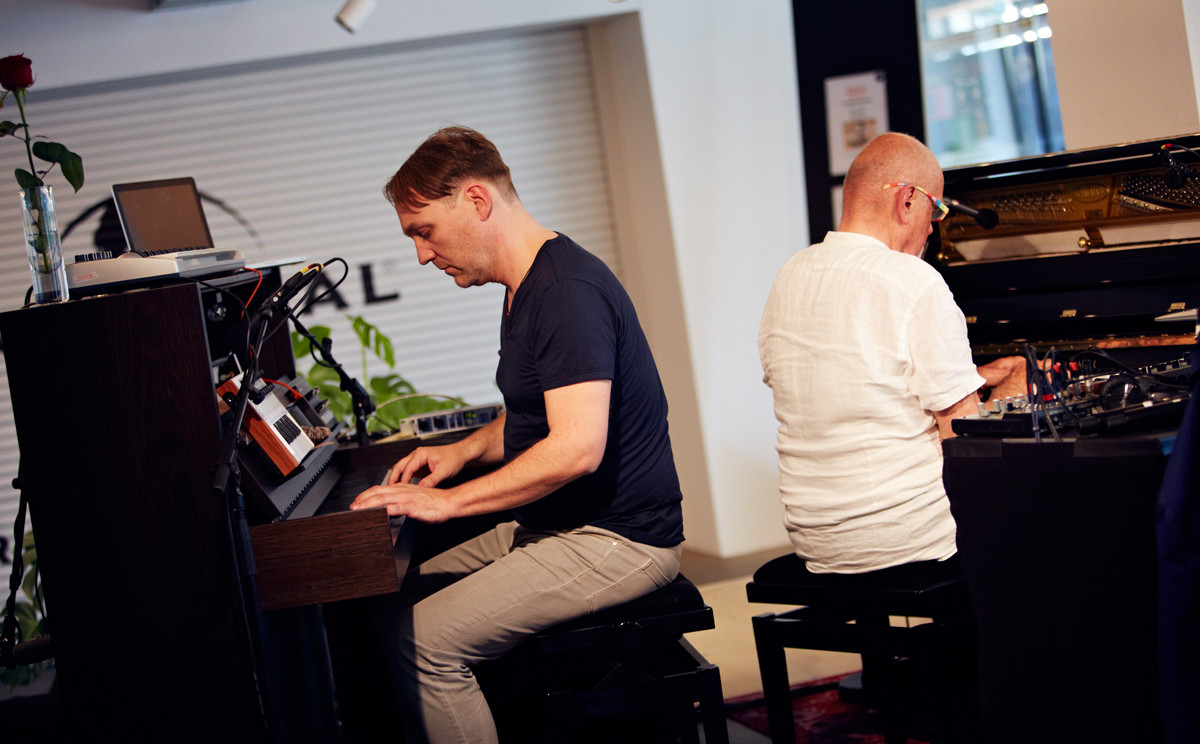 Arnold Kasar, Hans-Joachim Roedelius