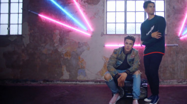 Hot2Touch (feat. Alex Aiono & Hight)