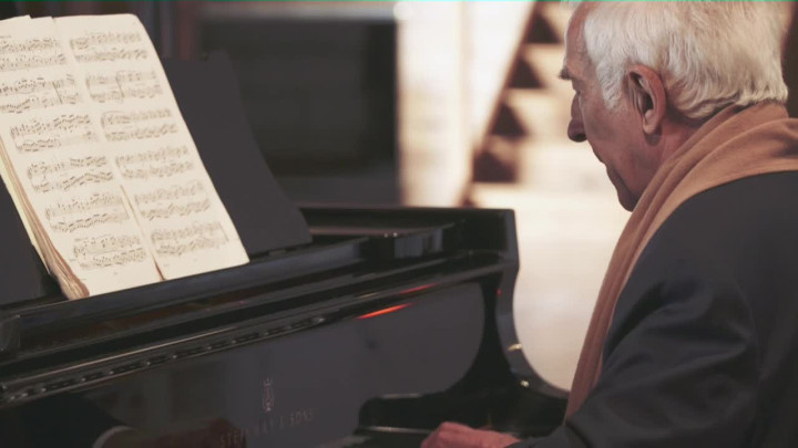 Bach: French Suite No.5 - Bourrée