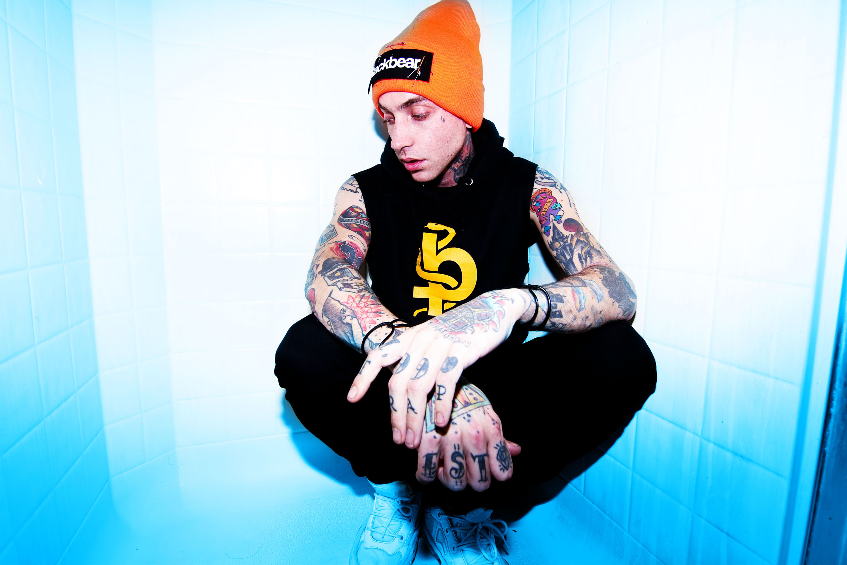 Blackbear hot. Blackbear исполнитель. Blackbear Singer. Мэтью Blackbear. Matthew Musto.