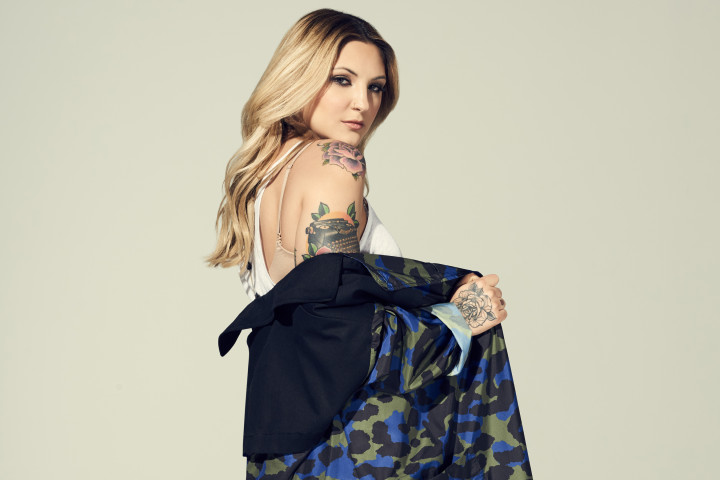 Julia Michaels 2017