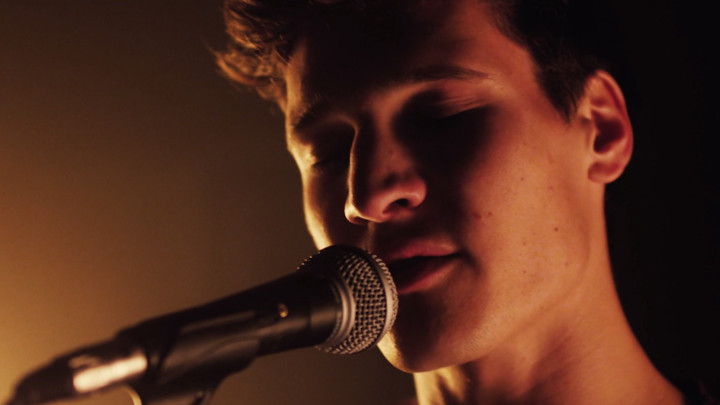 Nur ein Herzschlag entfernt (Akustik Version)