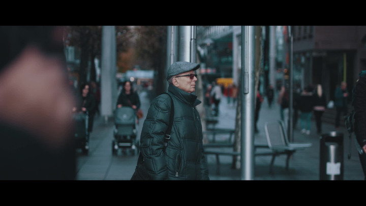 Eine Sprache [feat. Cassandra Steen]