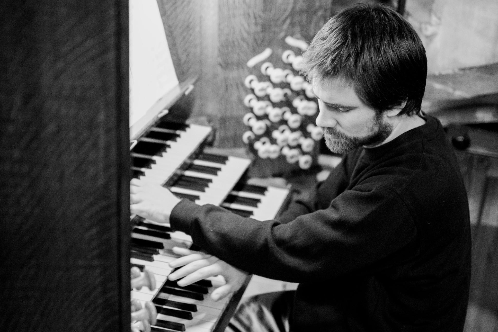 Vulkanisches Talent - Kit Downes zieht auf "Obsidian" alle Register