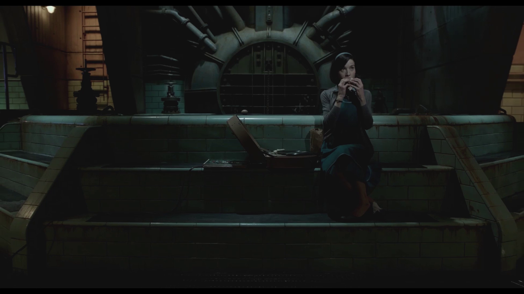 The Shape of Water (Trailer)