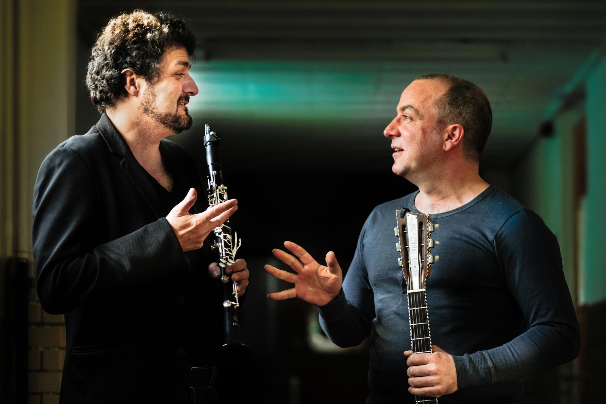 Marc Sinan & Oğuz Büyükberber - Lieder mit einem revolutionären Hintergrund