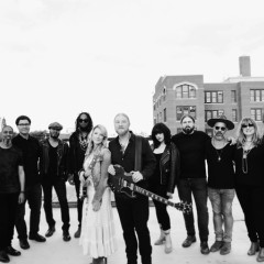 TTB_PublicityPhoto_Credit_ShervinLainez_Band_GeneralUse1_BW