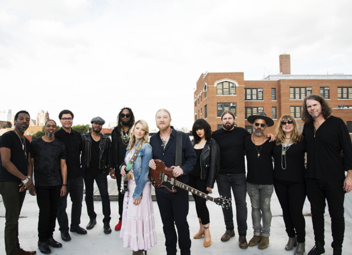 TTB_PublicityPhoto_Credit_ShervinLainez_Band_GeneralUse1_Color