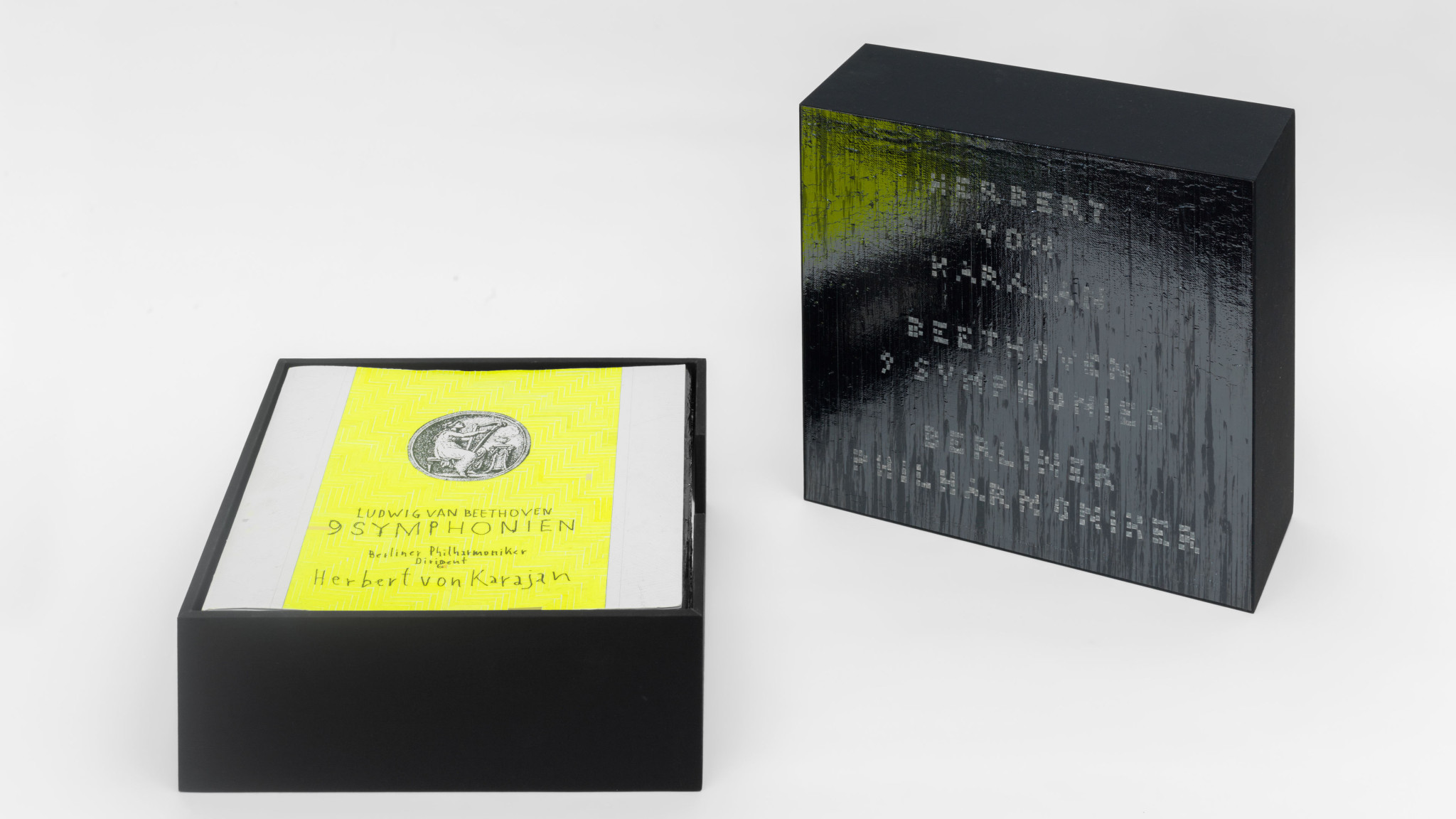 Gregor Hildebrandts Karajan Vinyl Art-Edition in der KAI 10 | ARTHENA FOUNDATION