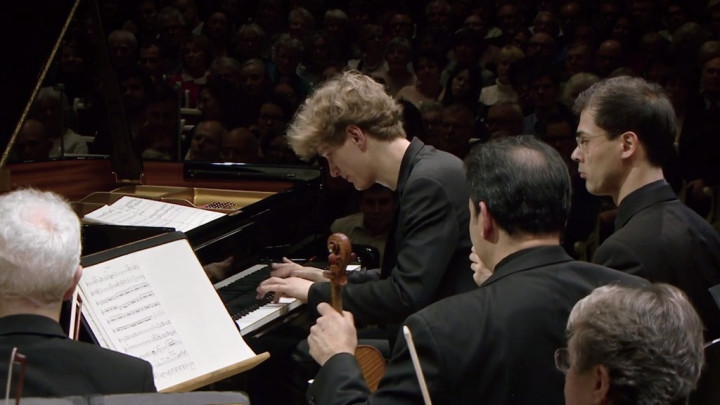 Jan Lisiecki | Video | Beethoven: Complete Piano Concertos (Trailer)