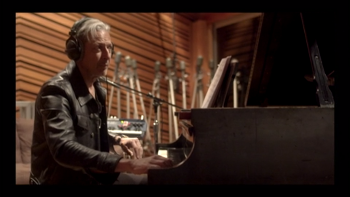 I Shouldn't Be Telling You This (Albumtrailer)