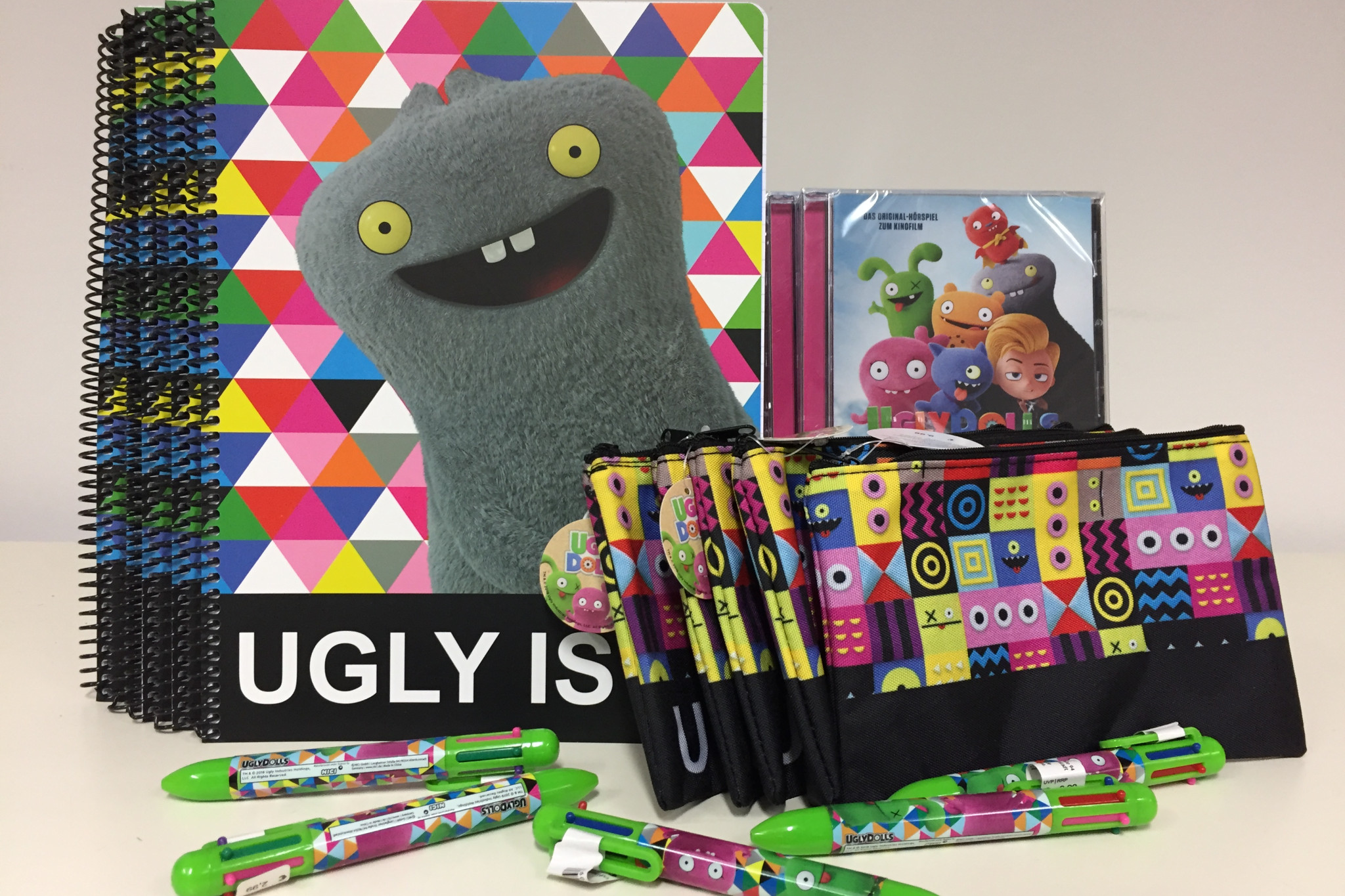 Ugly ist das neue "Schön": Gewinnt fünf kunterbunte UglyDolls Pakete
