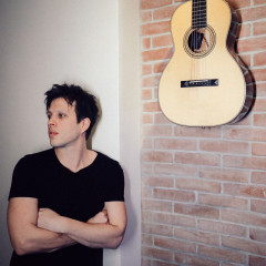 Charles Pasi – Zebra