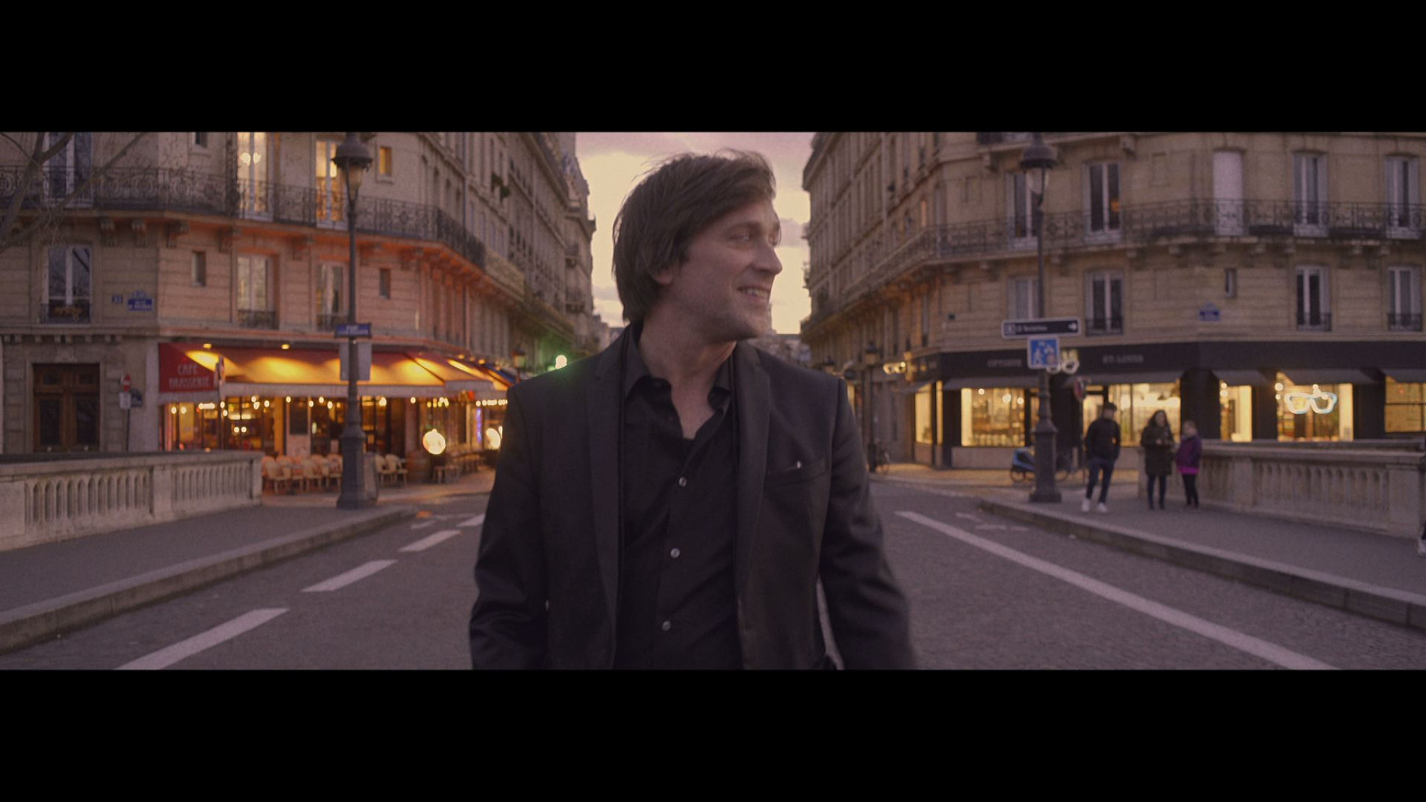 Plus je t’embrasse