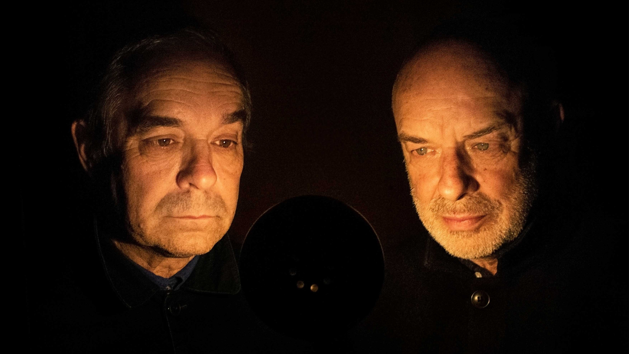 Musik, die leuchtet – Roger & Brian Eno erweitern ihr Album "Mixing Colours"