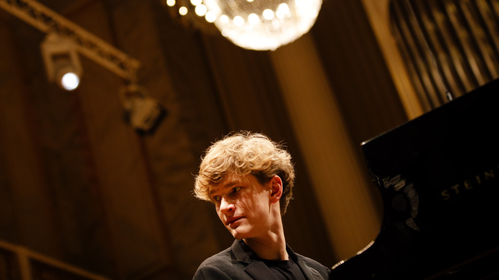 Jan Lisiecki – The Power of the Prelude - Jan Lisiecki | Deutsche ...