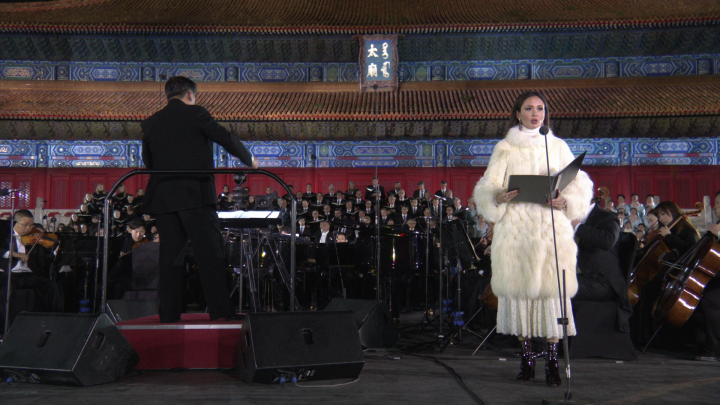 Aida Garifullina, Shanghai Symphony Orchestra – Orff: Carmina Burana, 3. Cours d'amour: In trutina