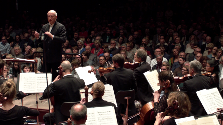 Paavo Järvi – Schmidt: Sinfonie Nr. 4: II. Adagio Piu lento Adagio (hr-Sinfonieorchester)