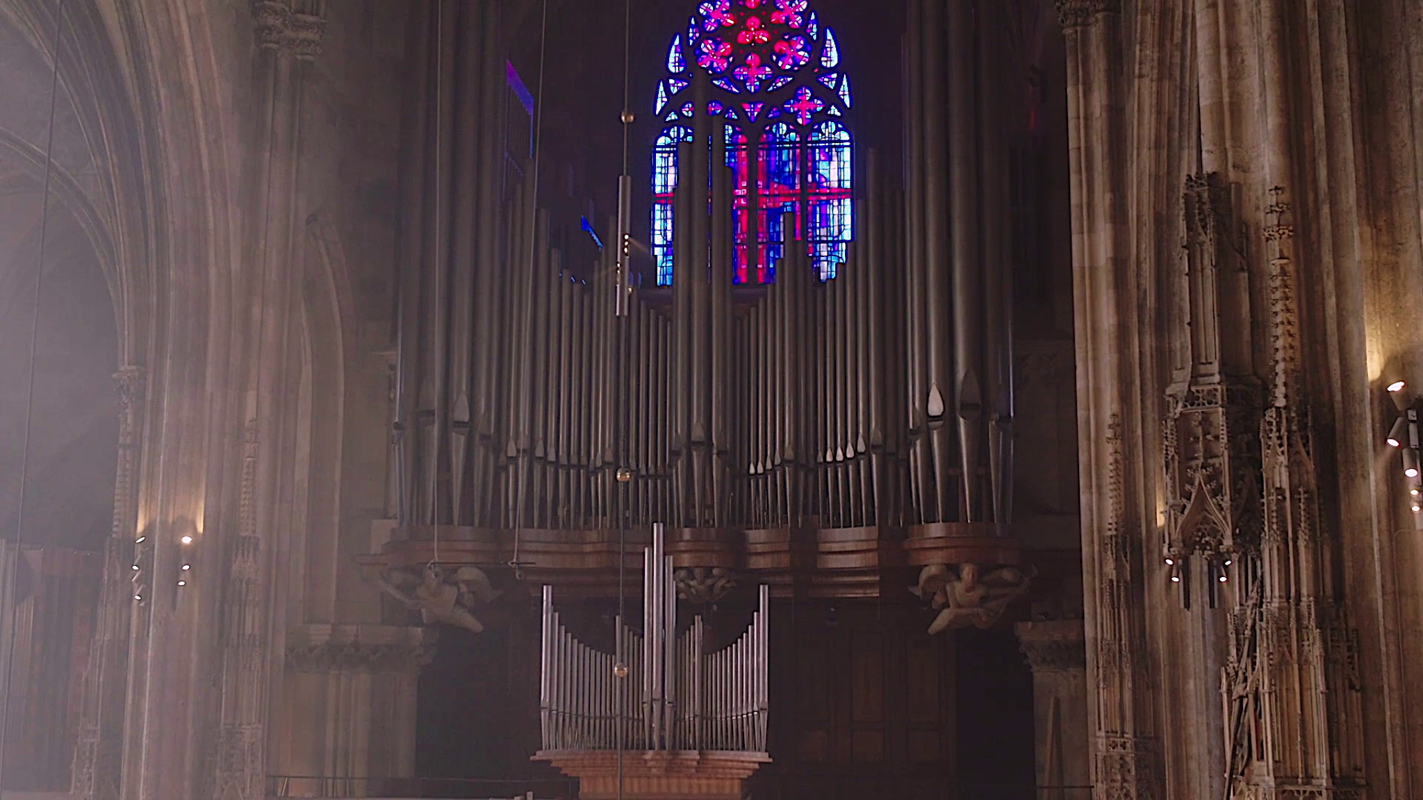 Konstantin Reymaier – Bach: Toccata (The New Organ at St. Stephen's cathedral, Vienna)