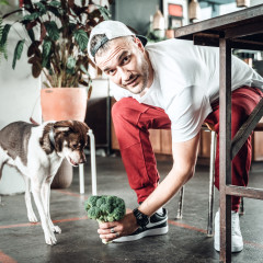 Anton Pressebild mit Hund