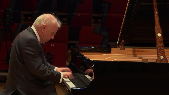 Beethoven: 33 Variationen in C-Dur, Op. 120, Thema & Var. 1: Alla marcia maestoso