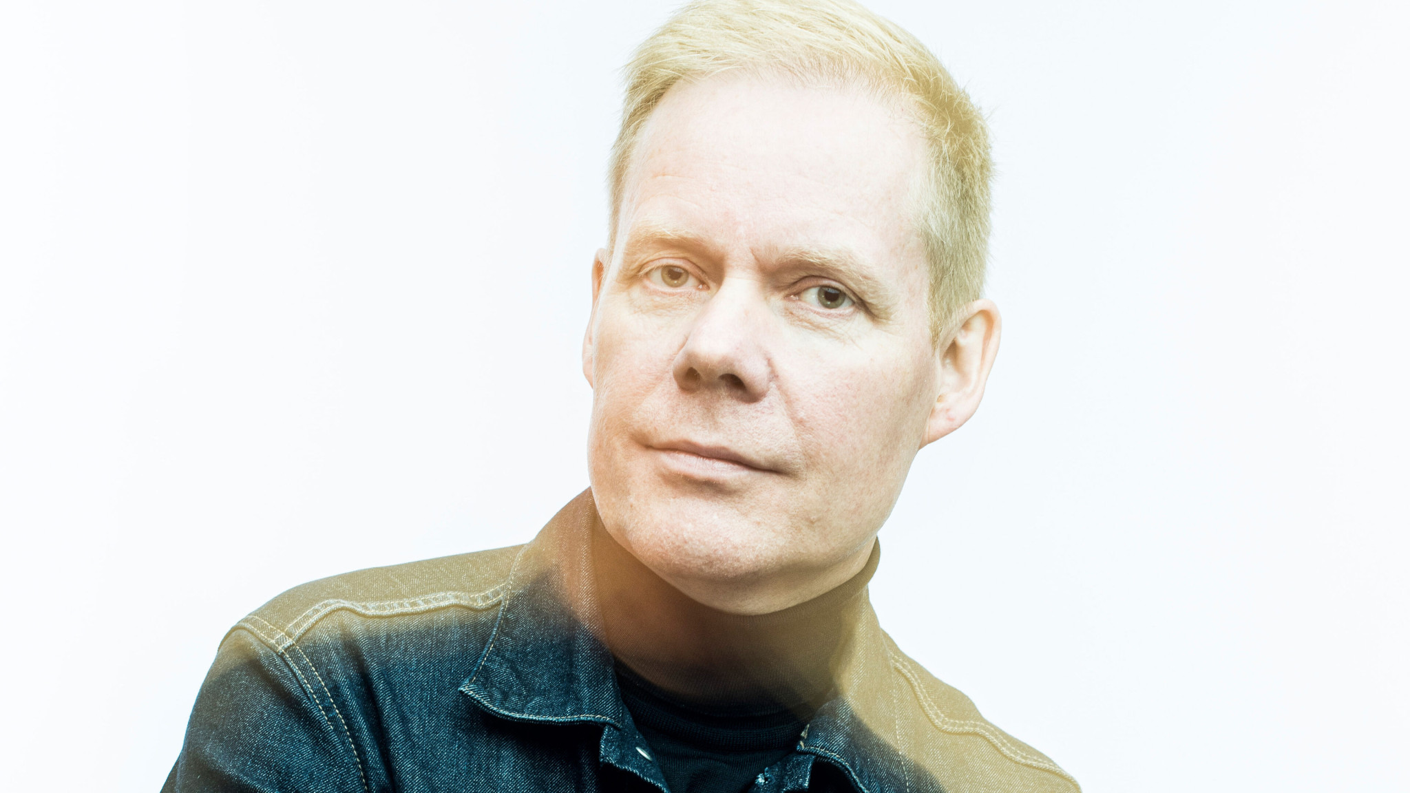 Max Richter veröffentlicht "Mirrors" aus "VOICES 2"