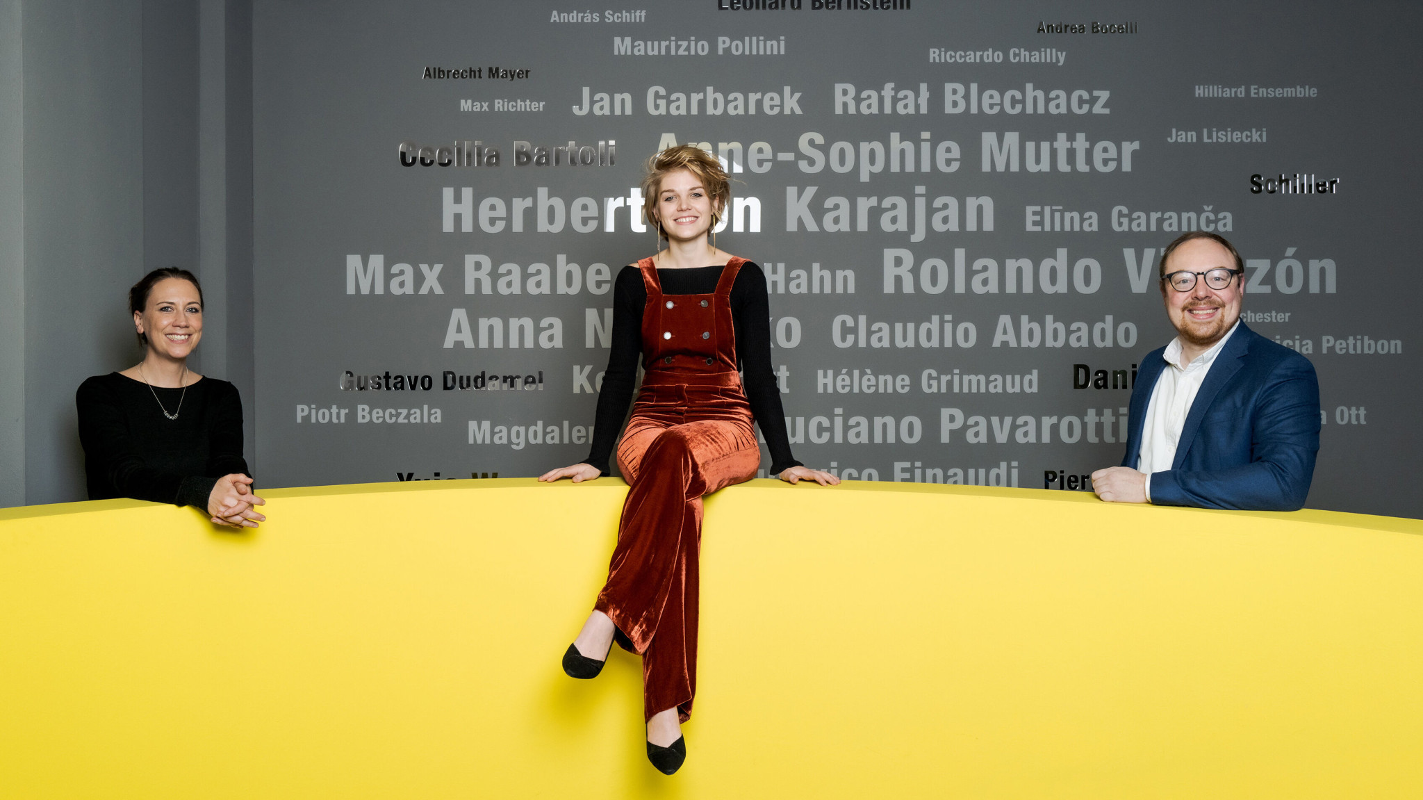 Deutsche Grammophon nimmt die Harfenistin Magdalena Hoffmann unter Vertrag