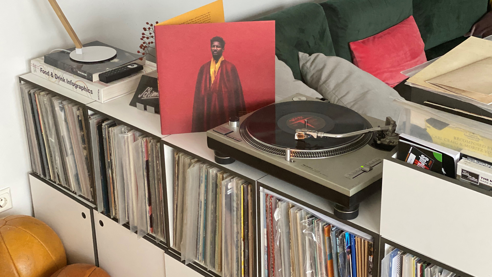 Black discs matter - Jon Batiste auf dem Plattenteller 