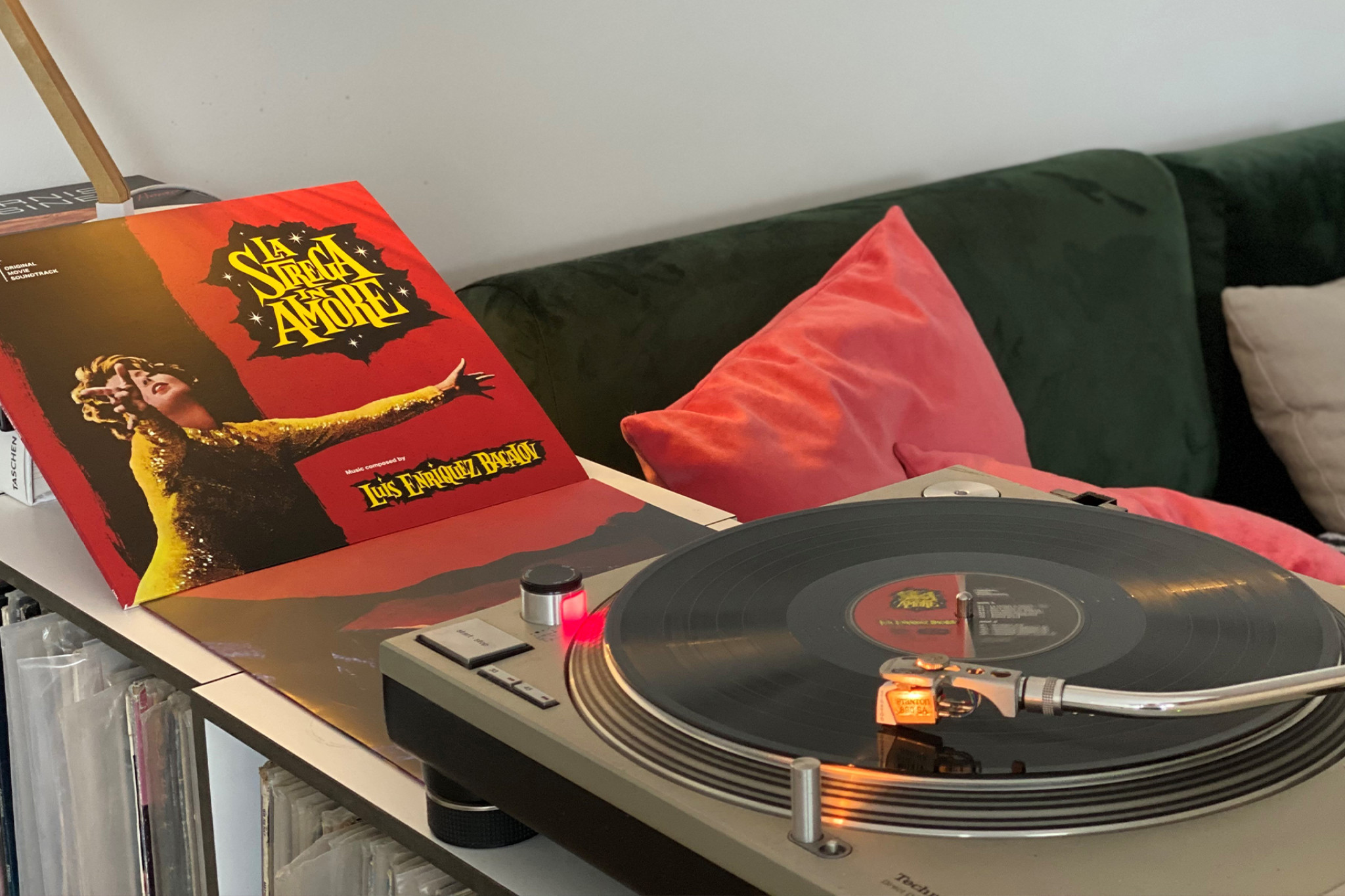 JazzEcho-Plattenteller: "La Strega In Amore" - Luis Enriquez Bacalov (CAM Sugar Soundtrack)