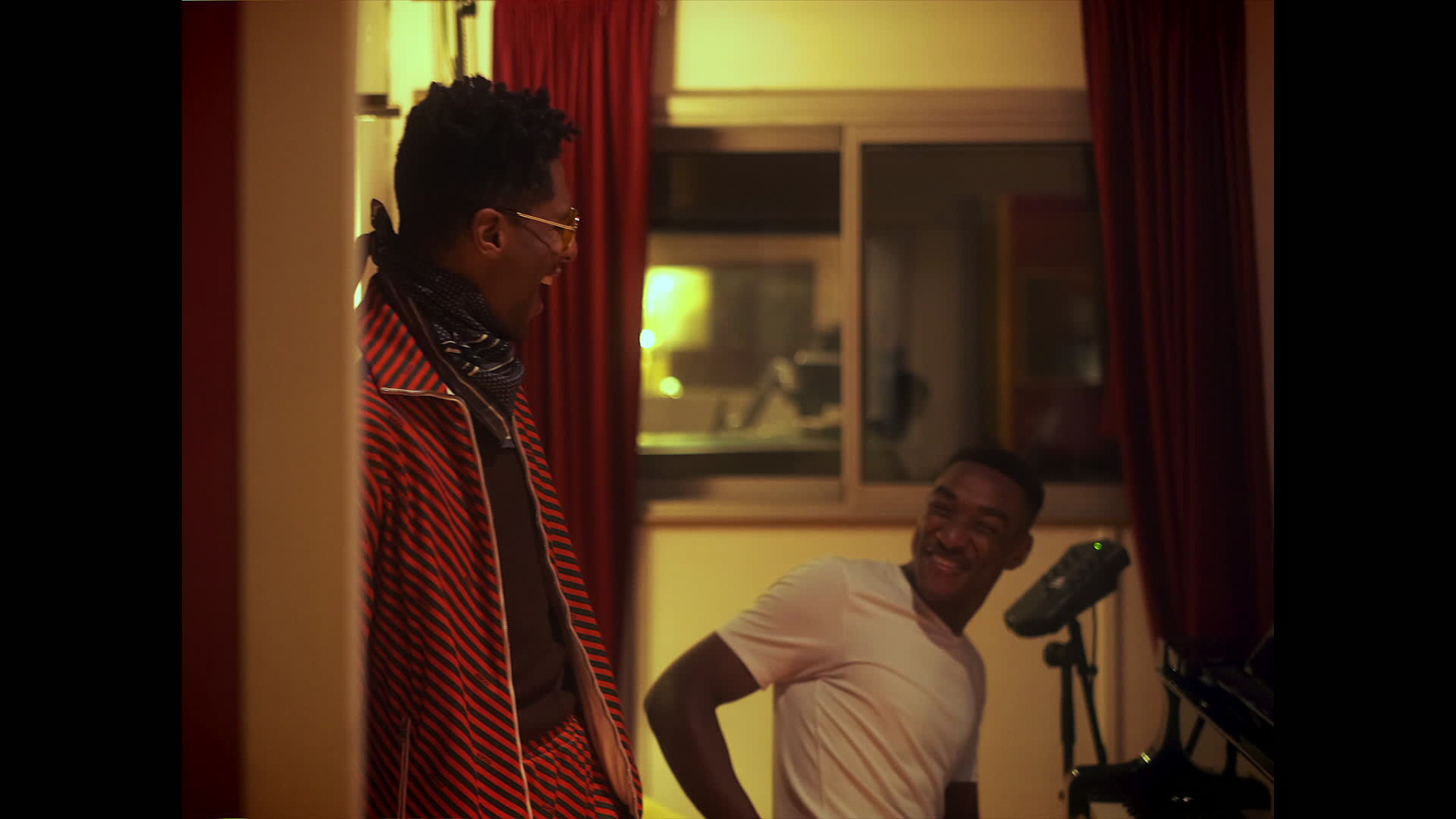 WE ARE Montmartre-Remix  feat. Abi Bernadoth