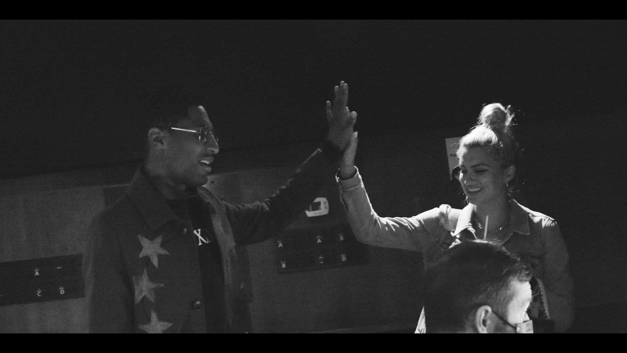 SING (feat. Tori Kelly)