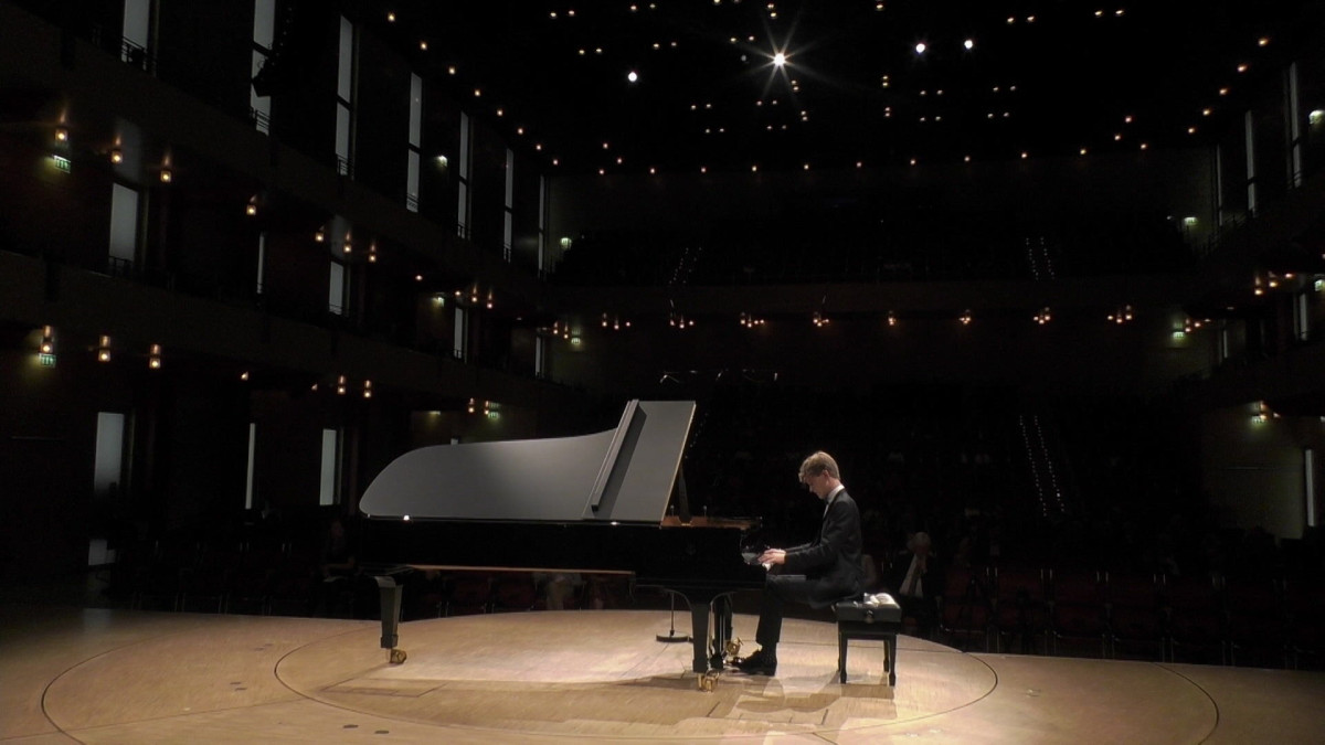 Chopin Nocturne Op. 62, No. 2 in E major 'Lento' Jan Lisiecki