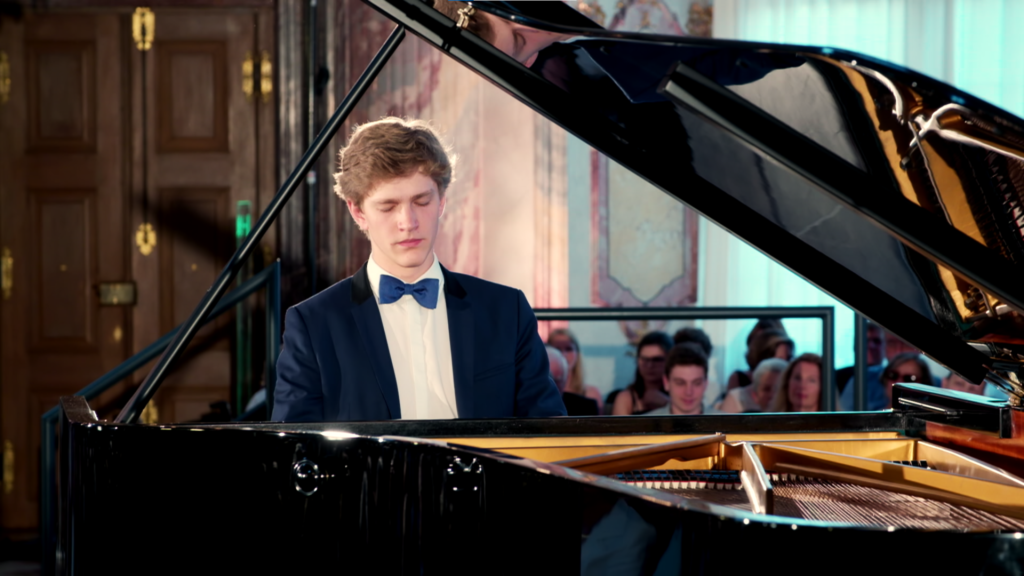  Mozart: Theme [12 Variations in C Major on "Ah, vous dirai-je Maman", K. 265/300e]