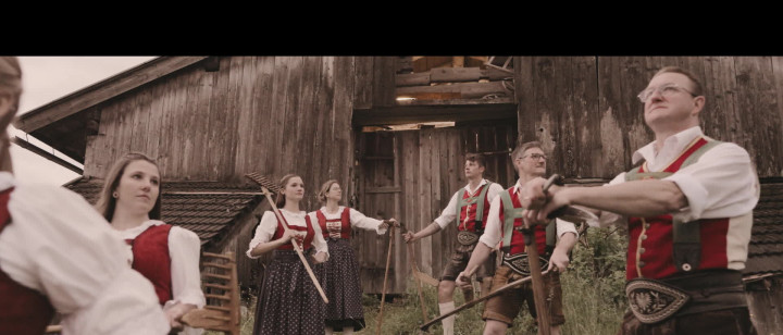 Bügel dein Dirndl gscheit auf