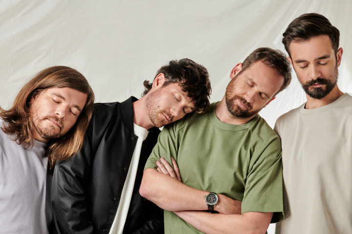 Bastille News Bastille Ver ffentlichen Super Deluxe Album Give Me 