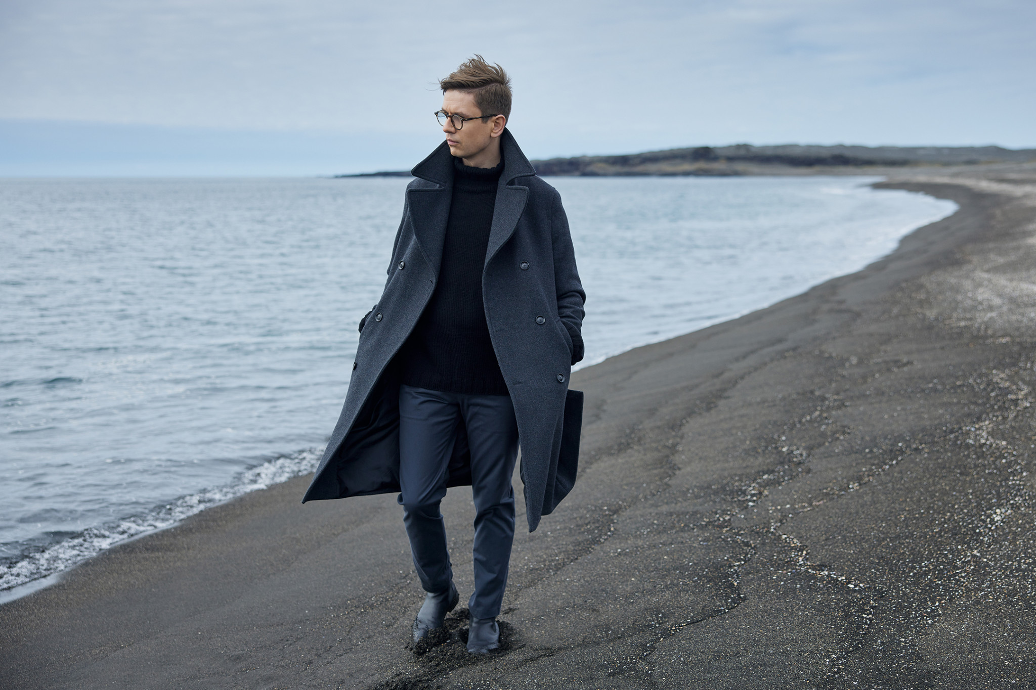 Vikingur Olafsson From Afar