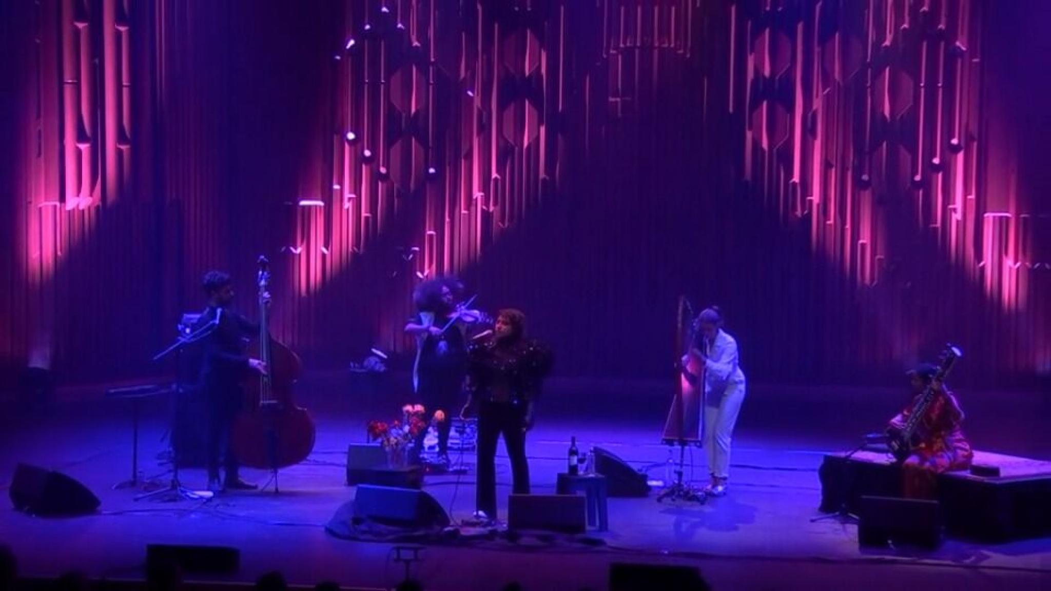 Udhero Na (Live In London) ft. Anoushka Shankar