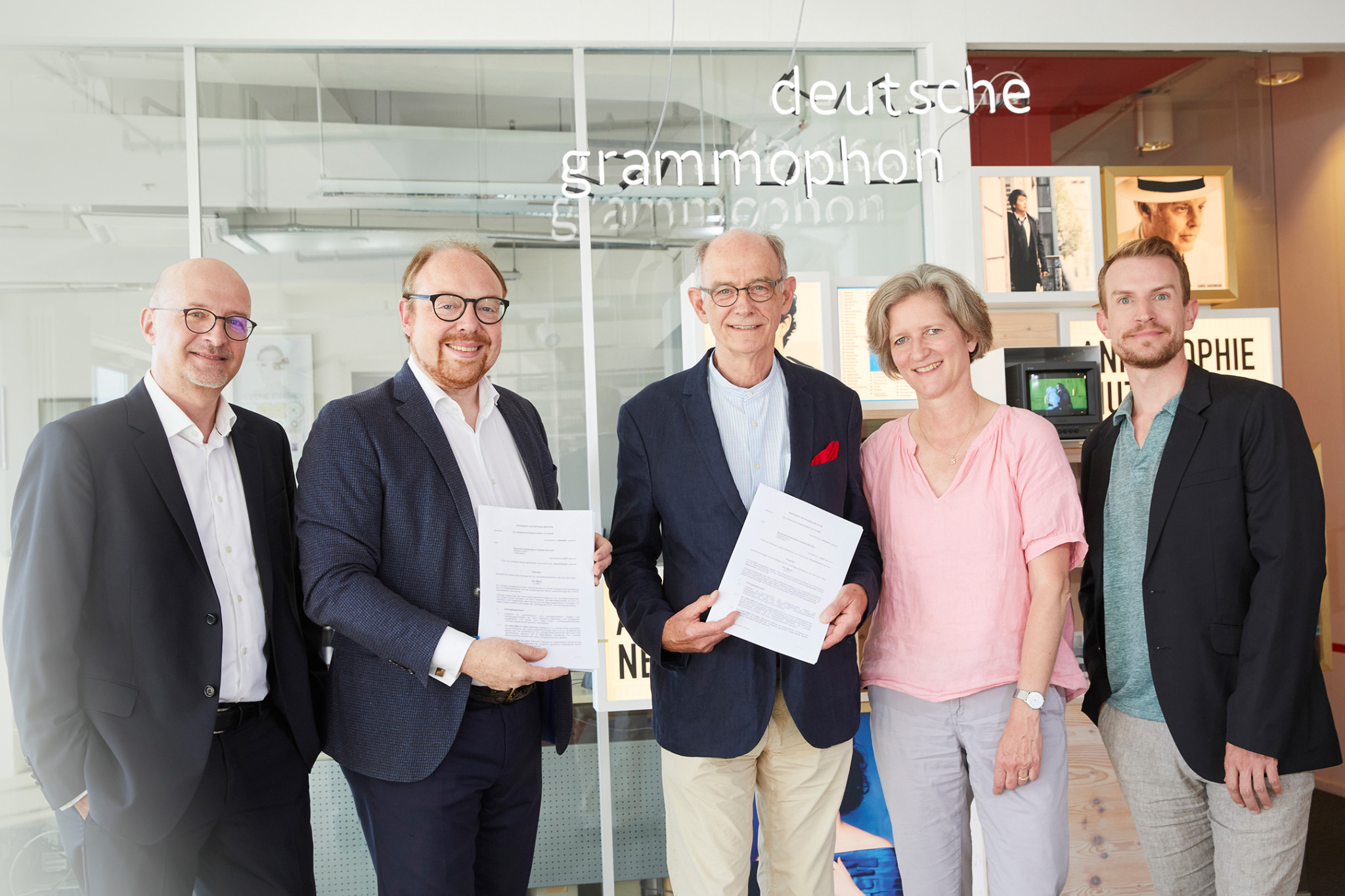 Deutsche Grammophon & CAvi Announcement